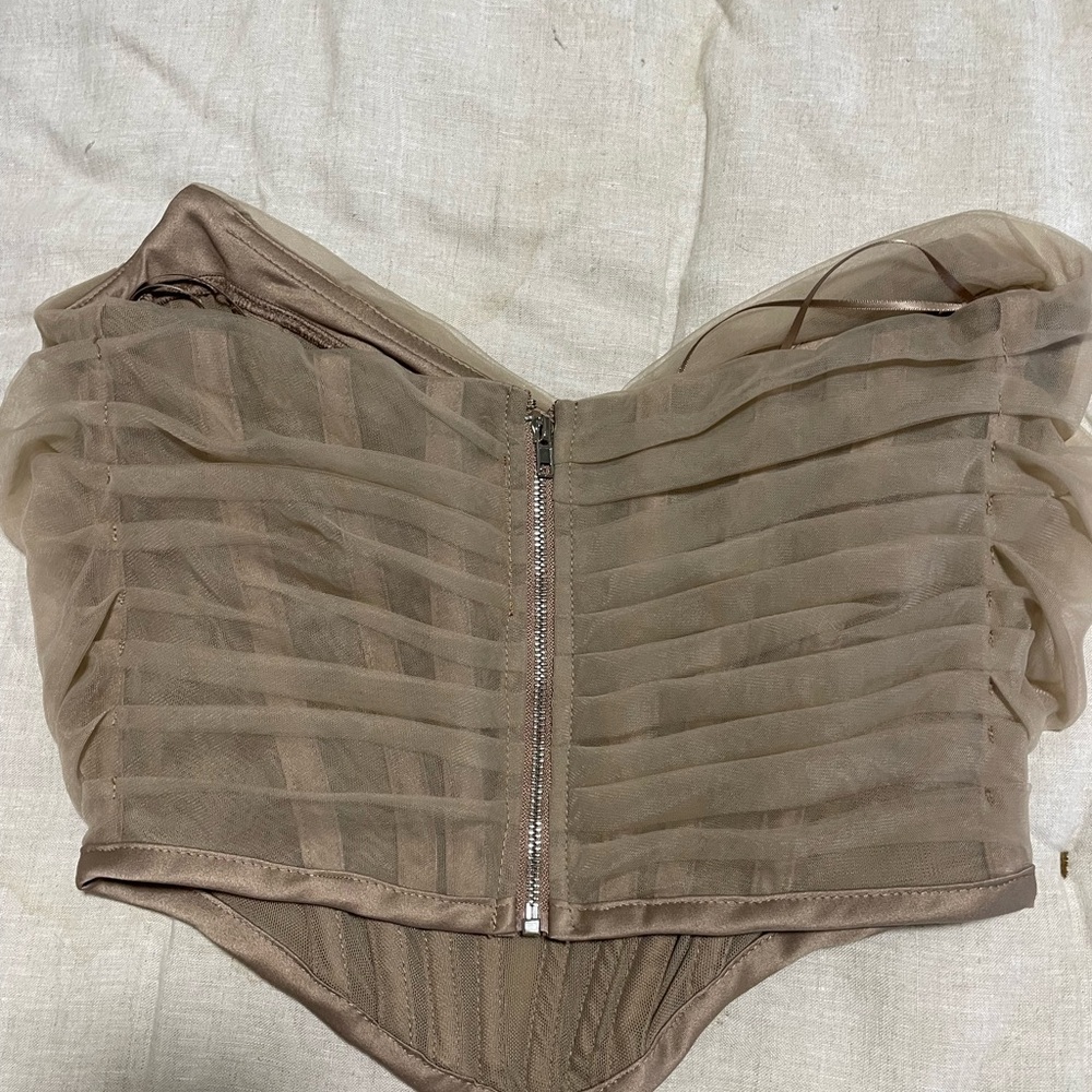 Neutral Corset - Picture 3 of 5